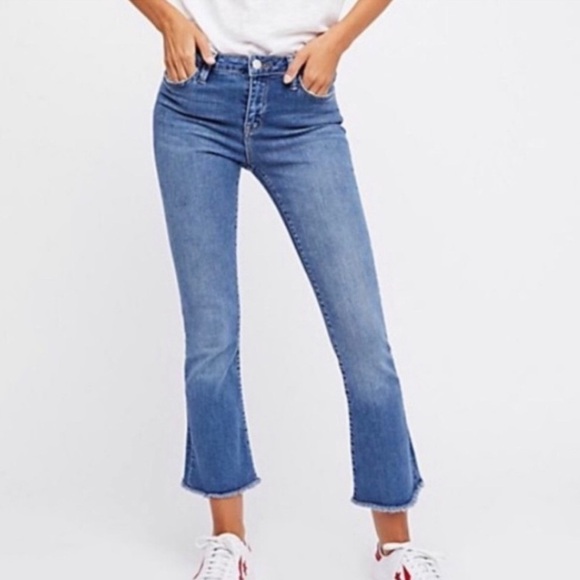 Free People Fringe Crop Jeans Medium Wash Size 31 Cropped Raw Hem Straight Leg - Picture 1 of 8